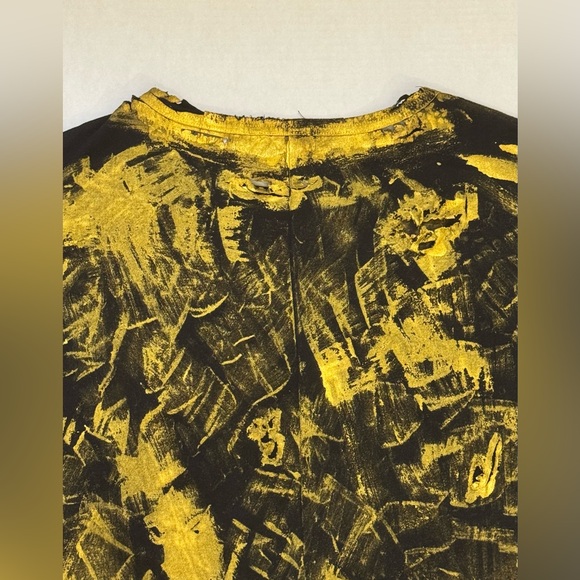 Distressed Hand-Painted Crown Smiley Graphic Tee - Picture 8 of 8